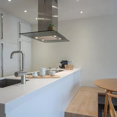 Modern Cozy - Prime Location Daire